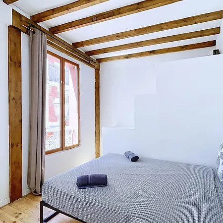 Spacious House With Terrace East Feriehus