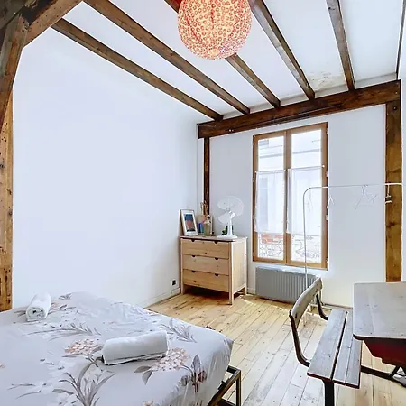 بيت للعطل Spacious House With Terrace East