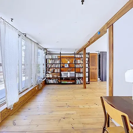 Spacious House With Terrace East *
