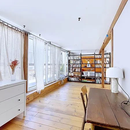 بيت للعطل Spacious House With Terrace East باريس