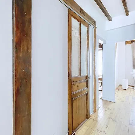 Spacious House With Terrace East Feriehus *